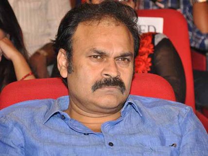 పవన్ ఫ్యాన్స్ ని నాగబాబు బుజ్జగిస్తాడా..? 