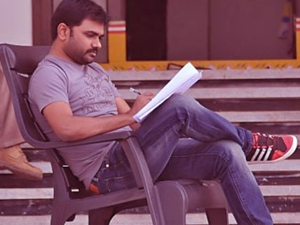 మారుతి  నెక్స్ మెగా హీరో తో.. ఆ ఇద్దరిలో ఎవరో మరి?