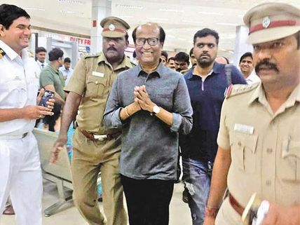 రజనీ ఇండియా వచ్చేసారు (రీసెంట్ ఫొటోలు), అందుకోసమే అమెరికాలో స్టే? 