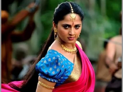 బాహుబలి-2: అనుష్కతో రాజమౌళికి తలనొప్పి, వార్నింగ్?
