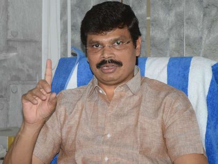 బోయపాటితో సమస్యా లేక బెల్లంకొండతోనా, అసలు ఏం జరిగింది?