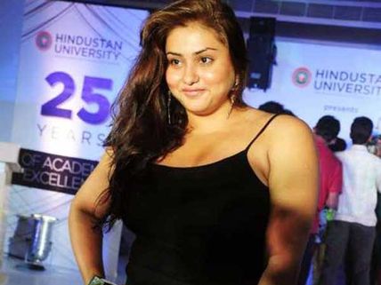 హీరోయిన్ నమితకు వేధింపులు, బలవంతంగా అయినా..., కోర్టుకు కేసు