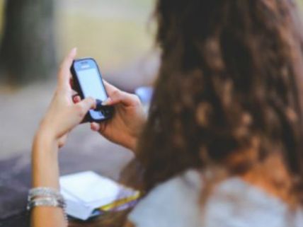 ఎంజాయ్ చేసి, వదిలించుకుందామనుకున్న నిర్మాత,  ఫొటోలు లీక్ చేసి ఇరికించిన హీరోయిన్