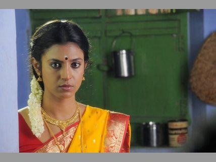 పడక గదికి రమ్మని పిలవటం నిజమే, ఆ హీరోనే నన్ను తొక్కేసారు : సీనియర్‌ నటి  