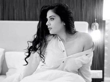 వాడుకోవాలనుకొన్నారు.. కానీ శ్రీముఖి హ్యాండిచ్చిందట.. పాపం బాబు..?