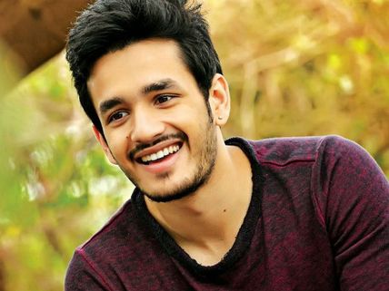  రొమాంటిక్‌గా అఖిల్ రెండో లవ్ స్టోరీ.. ఎంగేజ్‌మెంట్ బ్రేక్ తర్వాత.. 