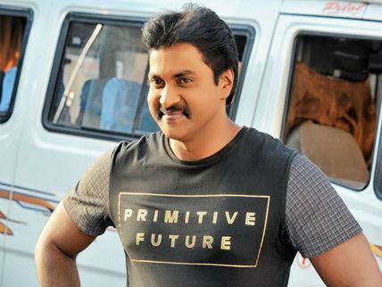 ఇబ్బందుల్లో హీరో సునీల్, ఆ రెండూ చేజారి పోయినట్లేనా? 