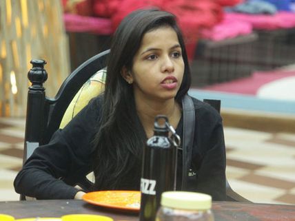 బిగ్‌బాస్ హౌస్‌లో ఊహించని షాక్: అసలెందుకిలా ఆమెని వెళ్ళగొట్టారు?  