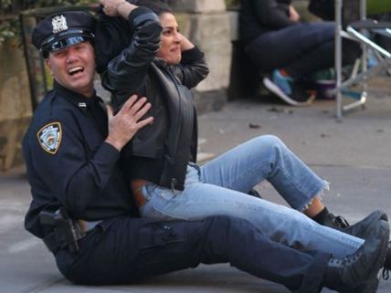 టెర్రర్ ఎటాక్ నుంచి తప్పించుకొన్న ప్రియాంక.. కూతవేటు దూరంలో ఉగ్రదాడి