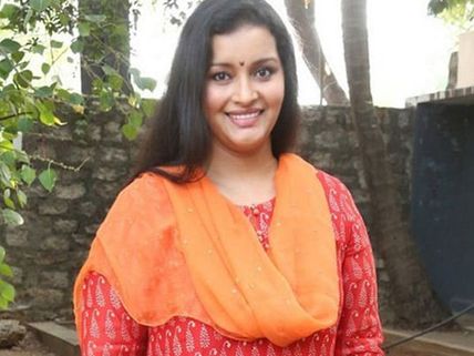 మళ్ళీ తెరమీదకి రేణూ దేశాయ్? వెండి తెరమీదకి త్వరలోనే రీ ఎంట్రీ  