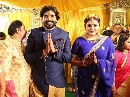 నమిత పెళ్లి వీడియో వైరల్.. రొమాంటిక్‌గా ప్రపోజ్.. నన్ను అలా బుట్టలో పడేశాడంటూ కామెంట్