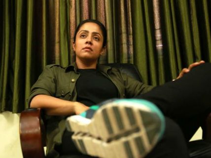 ఎంత మాట అనేసింది:  చిక్కుల్లో హీరో సూర్య భార్య జ్యోతిక... పోలీస్ స్టేషన్ వరకు!