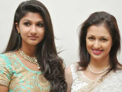 రూమర్లలో వాస్తవం లేదు.. నా కూతురు గురించి అలా రాయొద్దు.. గౌతమి క్లారిటీ..