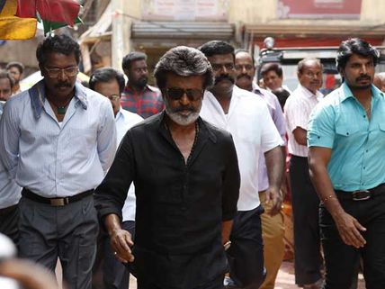 ఆత్మహత్య బెదిరింపు..... ‘కాలా’ రిలీజ్ వేళ రజనీకి కొత్త తలనొప్పి!