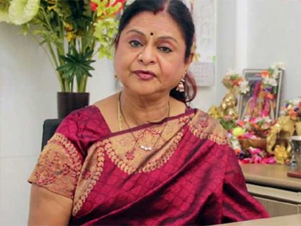 మాపైకి సావిత్రి కుక్కలను వదిలారు.. మానాన్న విలన్‌గా చూపిస్తారా? జెమినీ కూతురు!