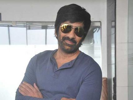 నేల టికెట్ లోనే చూసాను. ఎందుకంటే.. నవ్వుతారు, భాధ పడతారు: రవితేజ