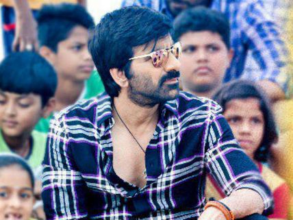 హీరో రవితేజ దిమ్మదిరిగే డీల్: 16 కోట్లకు మైత్రి మూవీస్ ఓకే చెప్పిందా?