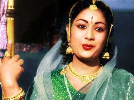 జీవితంలో సావిత్రి చేసిన అతిపెద్ద తప్పు అదే.. తమిళ నటుడి వివాదాస్పద వ్యాఖ్యలు