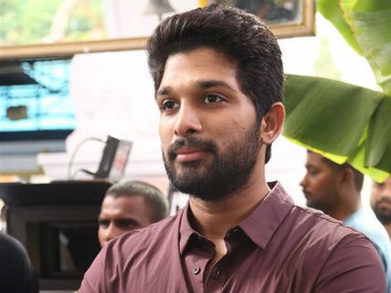 బన్నీని నిరాశపరిచిన క్రేజీ దర్శకుడు.. అలాంటి సినిమా కావాలని!