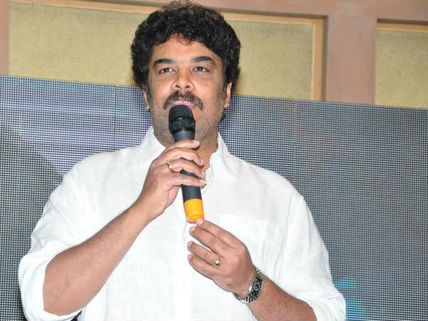 శ్రీరెడ్డి సెక్సువల్ ఆరోపణలపై స్పందించిన ఖుష్బూ భర్త