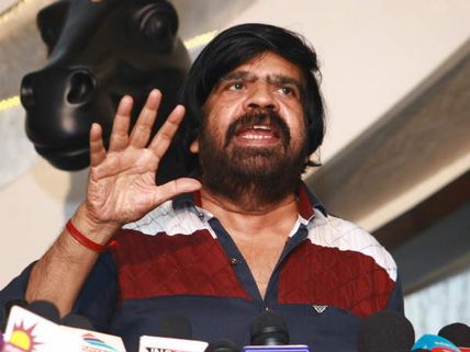 శ్రీరెడ్డి ఆరోపణలు.. ఇంతటితో ఫుల్ స్టాప్ పెట్టాలంటున్న తమిళ దర్శకుడు!