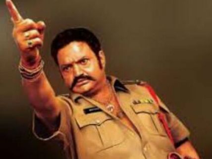 తొడగొట్టి డైలాగ్ చెబితే.. ఎవడి మాట వినని సీతయ్యగా.. హరికృష్ణ సినిమాలు ఇవే..