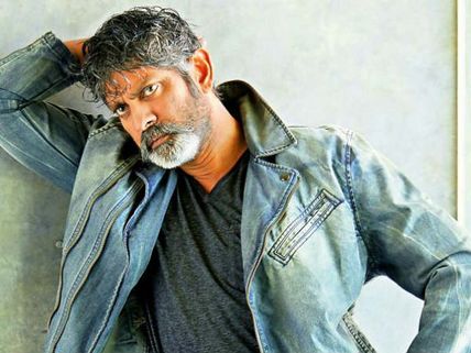 వాళ్లు బ్రోకర్ పని చేసి కోట్లు సంపాదించారు... ప్రభాస్, తారక్ జెన్యూన్: జగపతి బాబు