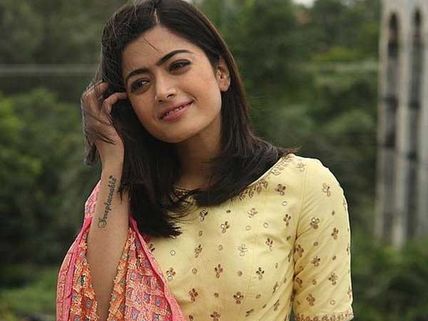 ఒక్కొక్కొడిని చితక్కొట్టాలని ఉంది.. నాన్నను కన్విన్స్ చేశా.. రష్మిక మందన్న 