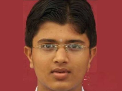 ఈ కుర్రాడు ఇప్పుడు సూపర్ పవర్ స్టార్.. గుర్తుపట్టారా?