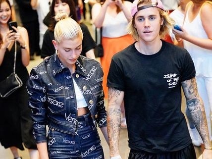 పెళ్లి కోసం లైసెన్స్.. త్వరలోనే ప్రియురాలితో పాప్ స్టార్ వివాహం!