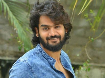 నాగార్జున గురించి వారు తప్పుగా చూపిస్తున్నారా?: ‘ఆర్ఎక్స్ 100’ కార్తికేయ