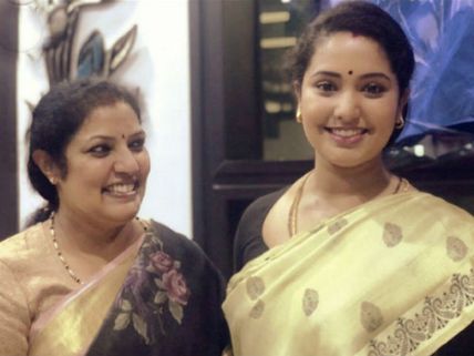 ఎన్టీఆర్ బయోపిక్: ఎన్టీఆర్ కూతురు పురంధరేశ్వరి పాత్రలో ఈవిడేనా?