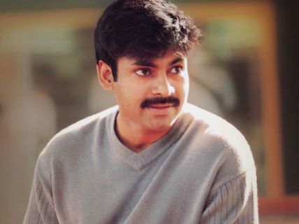 పవన్ కళ్యాణ్‌కి అమ్మాయి క్లాస్ పీకిన వేళ: ఫస్ట్ లవ్ స్టోరీ హాట్ టాపిక్!