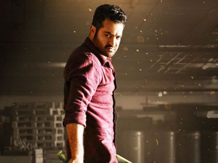 ఎన్టీఆర్ ఖాతాలో అరుదైన రికార్డు.. బాక్సాఫీస్‌కే కంగారు.. చిరు, మహేష్ సరసన..!