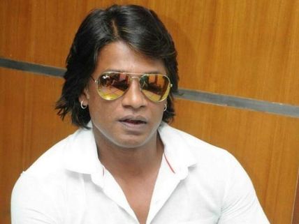 పరారీలో స్టార్ హీరో మొదటి భార్య, పోలీసులు అదుపులో కుమార్తె.. కుటుంబంలో ఊహించని ఘటనలు!