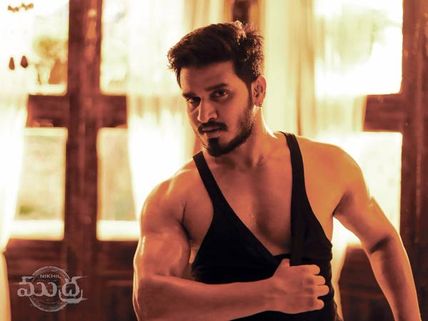 నిఖిల్ కండల ప్రదర్శన.. ఫోటో వైరల్! 