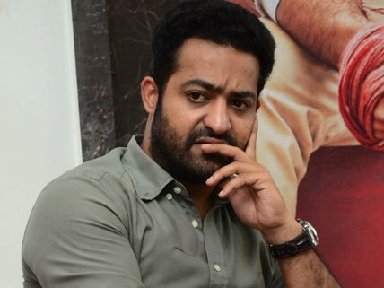 హిట్టు కోసం అరవింద సమేత తీయలేదు.. త్రివిక్రమ్‌పై అజ్ఞాతవాసి ఒత్తిడి.. అతీతులం కాదు.. ఎన్టీఆర్ 