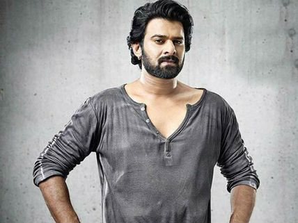 దసరా శుభాకాంక్షలతో పాటు గుడ్ న్యూస్ చెప్పిన ప్రభాస్, ఫ్యాన్స్ ఉత్కంఠ!