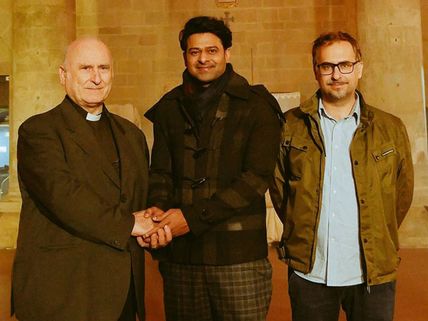 వైరల్ అవుతున్న ప్రభాస్ న్యూలుక్.. గడ్డం, మీసాలు తీసేసి! 