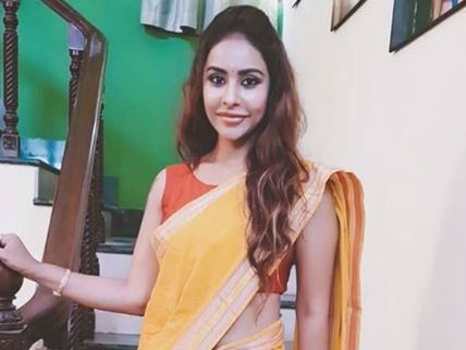 హాట్ టాపిక్‌గా శ్రీరెడ్డి వార్నింగ్, వాళ్ళు ఆరితేరిపోయారు.. నాతో పెట్టుకుంటే ఇక అంతే!