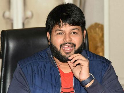 కాపీ కొట్టావని వారిని ప్రశ్నించగలరా? అంత దమ్ముందా? జీవితాలు నాశనం.. తమన్ ఫైర్