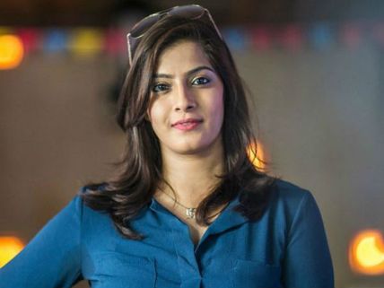 లైంగిక వేధింపులకు గురయ్యా.. వారికి గజగజ వణుకు.. ఒకడువచ్చి.. వరలక్ష్మీ