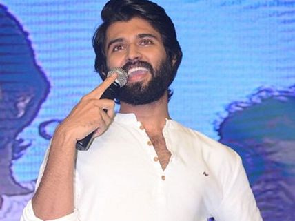 రిస్క్ ఉంటుంది, నాలాంటి వారు కొందరే: వారసత్వ హీరోలపై విజయ్ దేవరకొండ  కామెంట్!