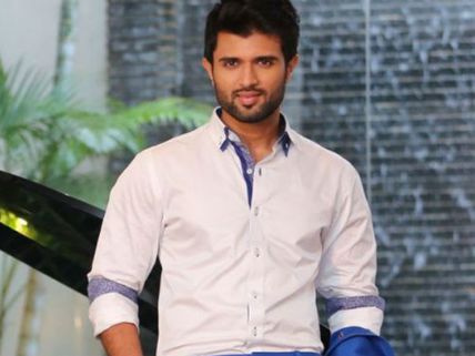  నిర్మాతగా విజయ్ దేవరకొండ... హీరో ఎవరో తెలుసా? 