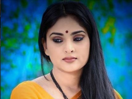 సీనియర్ హీరోయిన్‌కు అరుదైన వ్యాధి.. సోషల్ మీడియాలో వెల్లడి.. అందుకే రాలేదని..