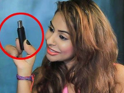 18 ప్లస్: శ్రీరెడ్డి బ్యాగులో ఇండస్ట్రీని వణికించే ఆయుధం, అలాంటోడు దొరికితే...!