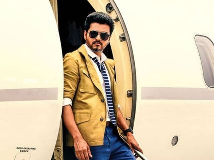 సర్కార్ కధ లీక్.. దర్శకుడిపై దెబ్బ పడింది.. క్షమాపణ చెప్పి..