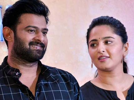 అనుష్క, ప్రభాస్ గురించి వైరల్ అవుతున్న రూమర్.. కంఫర్మ్ అయినట్లేనా!