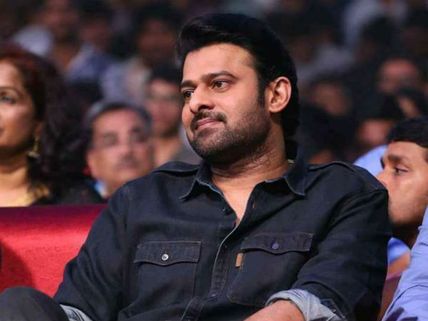 పేదింటి అమ్మాయితో ప్రేమలో ప్రభాస్.. అసలు కథ ఇదే!