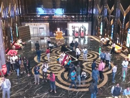 మహేష్ 'ఏఎంబీ'లో తారల సందడి.. చిరు, సమంత, బాలయ్య.. ఎన్టీఆర్ ఇక్కడ గొప్పగా ఉంది!